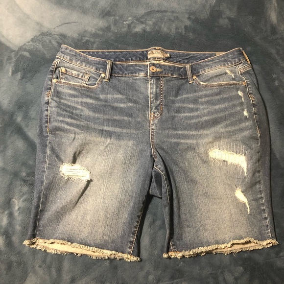 torrid Pants - Torrid denim distressed shorts. Size 22 NWT